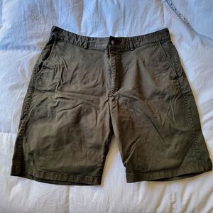 Glint and Tinder 365 short Green 36